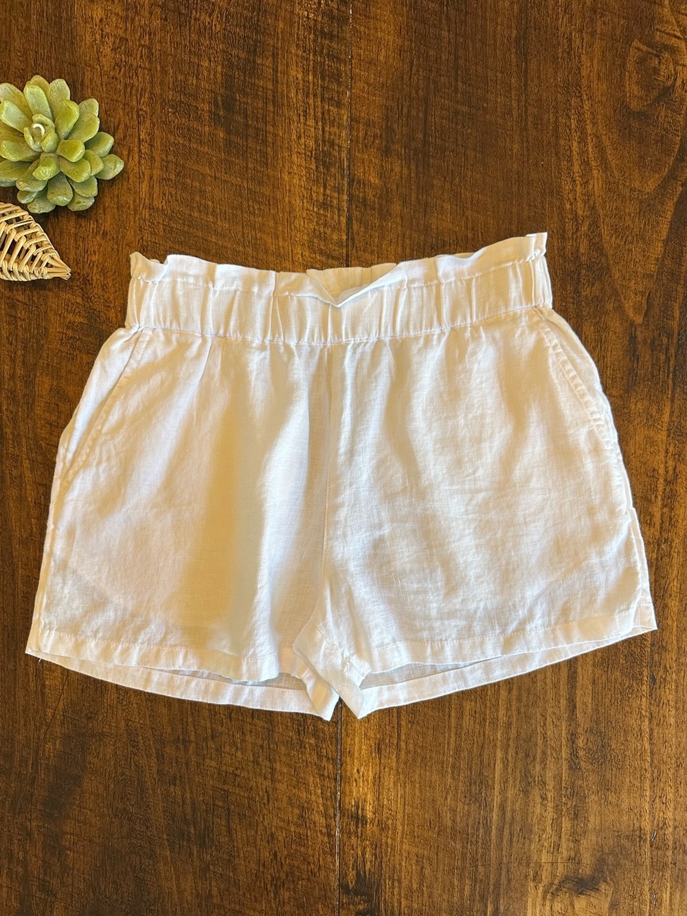 C&C California | White Linen Paperbag Waist Pull-On Shorts, Size S